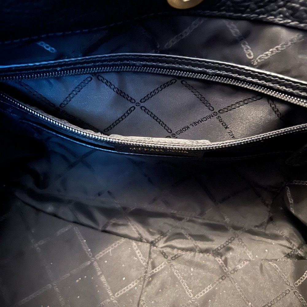 MK Elegant Black Leather Hobo Bag - Picture 7 of 8